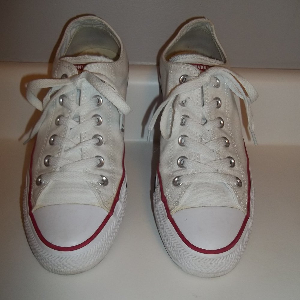 Converse All Star Chuck Taylor Classic Low Top White Sneakers Mens- 7 Womens- 9